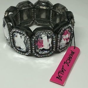 Betsey Johnson Jewelry - Betsey Johnson Stretch Bracelet Betsey Johnson Jewelry - Betsey Johnson Stretch Bracelet